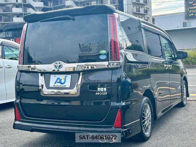 Toyota NOAH 2018-06 8647978-2