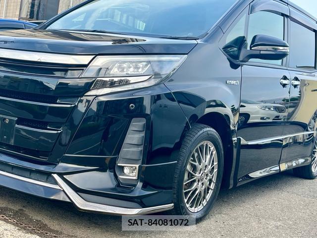 Toyota NOAH 2018-06 8647978-7