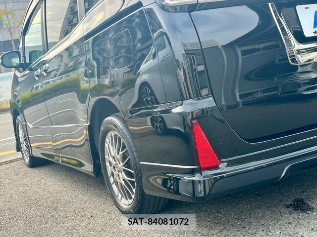 Toyota NOAH 2018-06 8647978-8