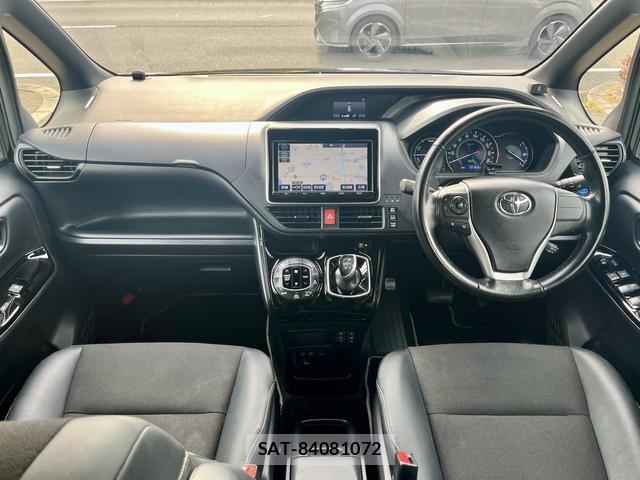 Toyota NOAH 2018-06 8647978-9