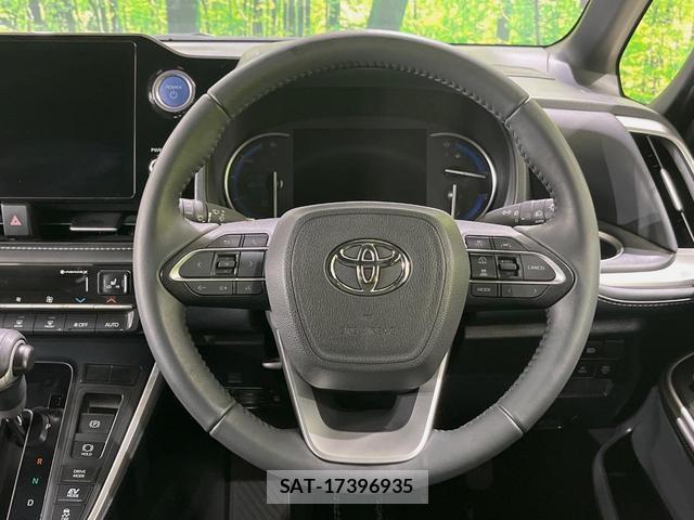 Toyota NOAH 2023-08 8648198-10
