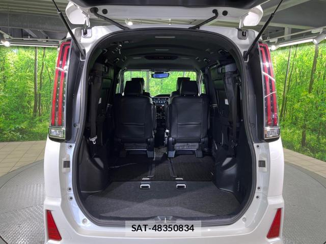 Toyota NOAH 2018-06 8648220-11