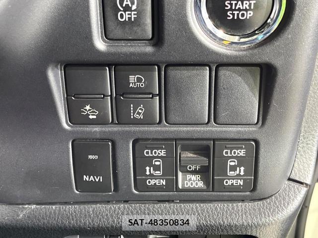 Toyota NOAH 2018-06 8648220-5