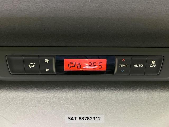 Toyota NOAH 2019-09 8648225-5