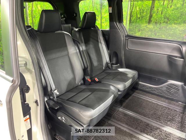 Toyota NOAH 2019-09 8648225-8