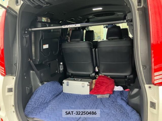 Toyota NOAH 2019-12 8648622-15