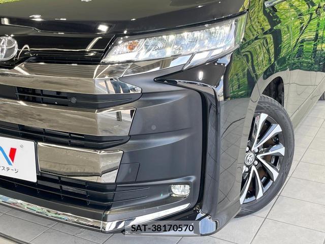 Toyota NOAH 2023-12 8648838-11