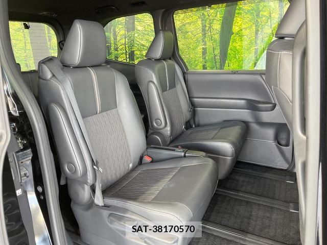 Toyota NOAH 2023-12 8648838-8