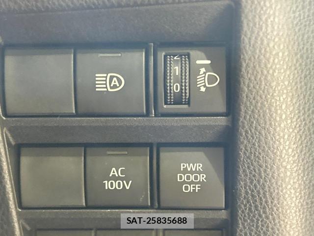 Toyota NOAH 2022-07 8649154-6
