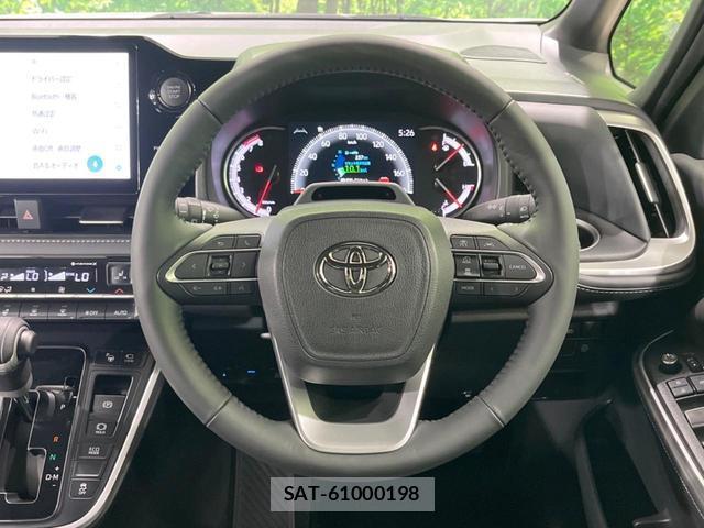 Toyota NOAH 2023-12 8649213-11
