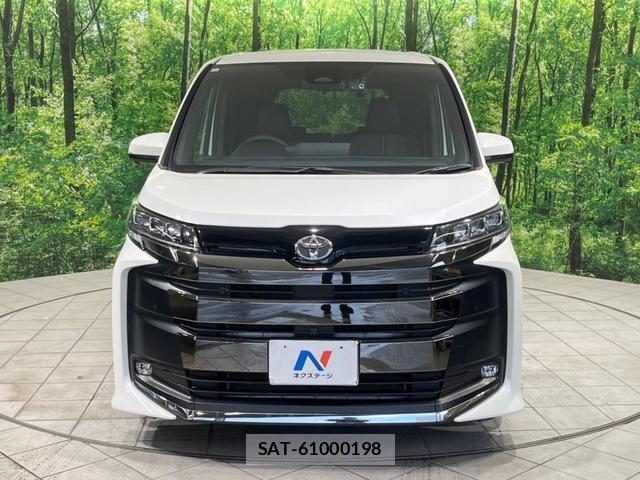 Toyota NOAH 2023-12 8649213-14