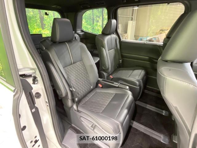 Toyota NOAH 2023-12 8649213-8