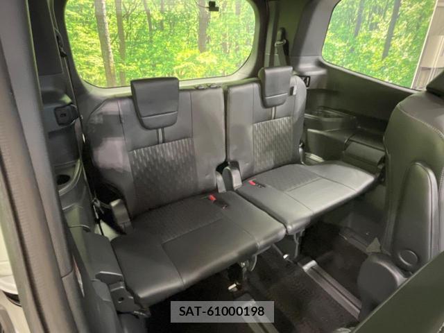 Toyota NOAH 2023-12 8649213-9