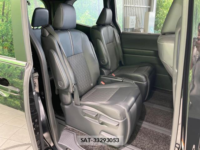 Toyota NOAH 2025-02 8649216-8