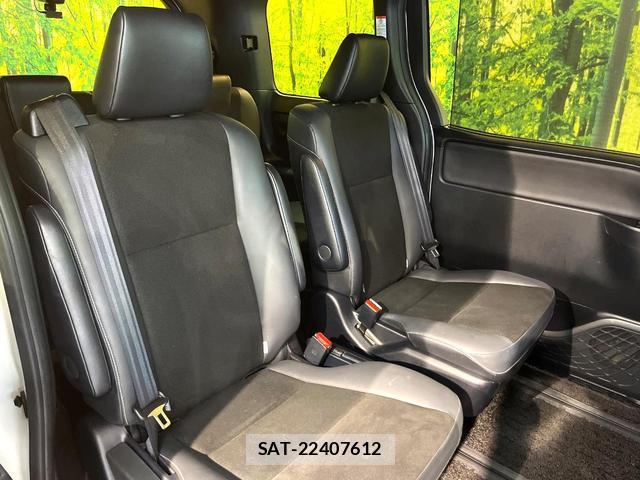 Toyota NOAH 2021-02 8649332-9