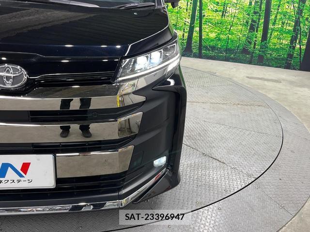 Toyota NOAH 2023-08 8649358-12