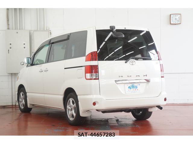 Toyota NOAH 2007-06 8649399-11