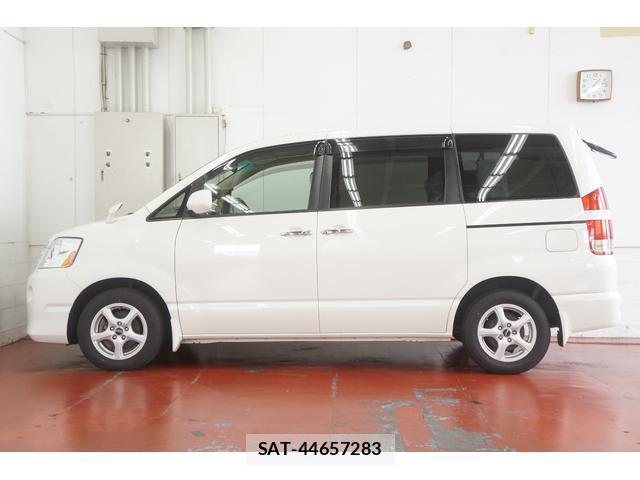 Toyota NOAH 2007-06 8649399-12