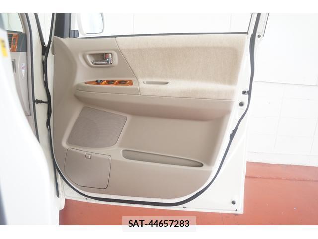 Toyota NOAH 2007-06 8649399-17