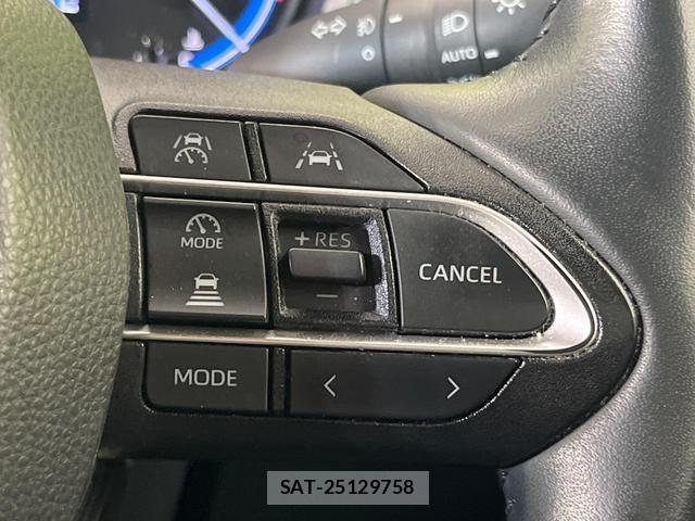 Toyota NOAH 2024-09 8649447-5