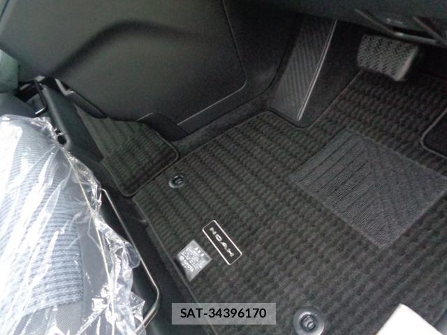 Toyota NOAH 2026-08 8649459-7