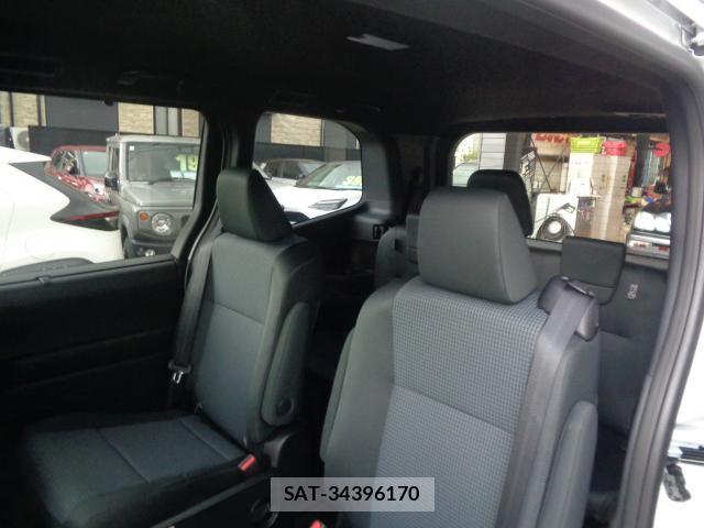 Toyota NOAH 2026-08 8649459-9