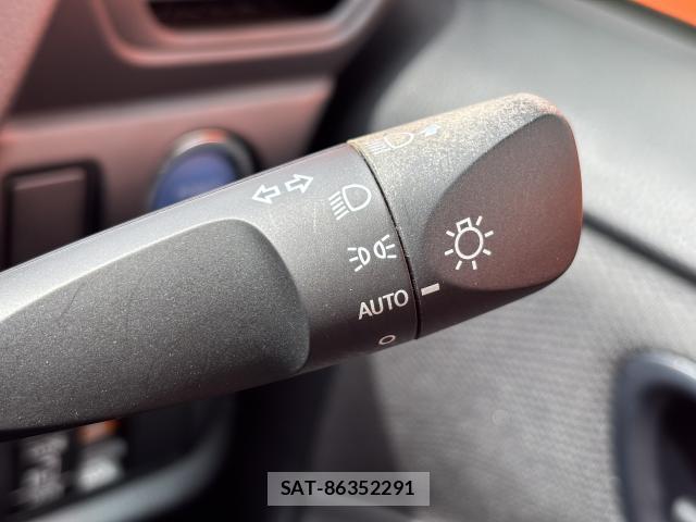Toyota NOAH 2020-04 8649468-14