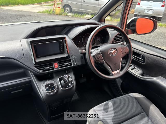 Toyota NOAH 2020-04 8649468-2