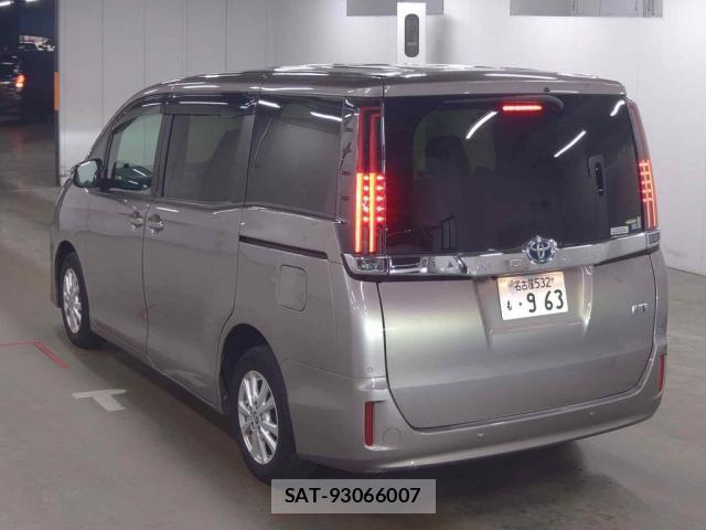 Toyota NOAH 2021-06 8650206-1