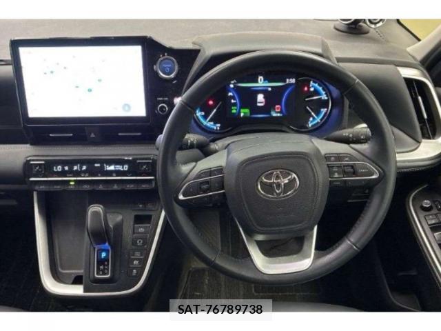 Toyota NOAH 2022-11 8650365-1