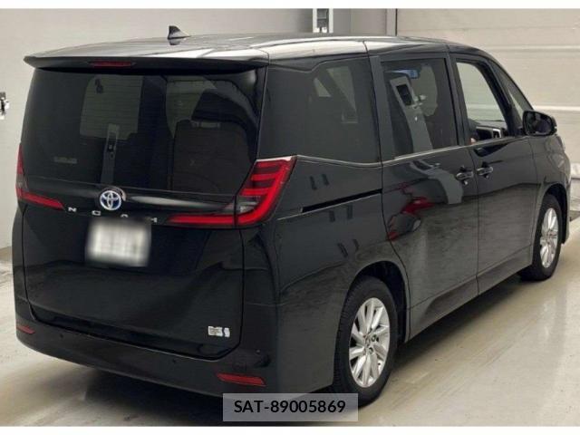 Toyota NOAH 2022-10 8650376-1