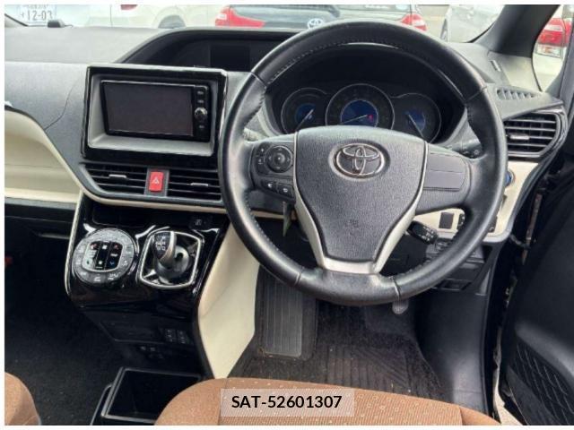 Toyota NOAH 2017-09 8650676-2