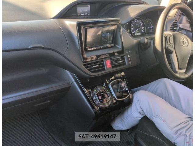 Toyota NOAH 2021-05 8650680-2