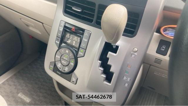 Toyota NOAH 2008-02 8651381-14