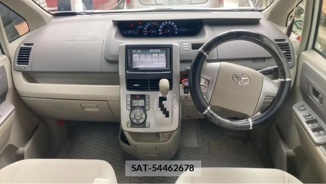 Toyota NOAH 2008-02 8651381-2