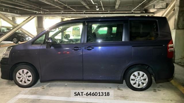 Toyota NOAH 2010-08 8651453-10