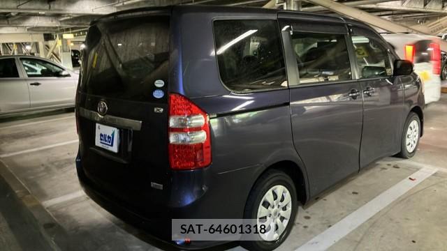 Toyota NOAH 2010-08 8651453-12