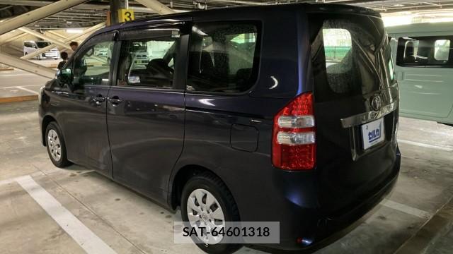 Toyota NOAH 2010-08 8651453-13