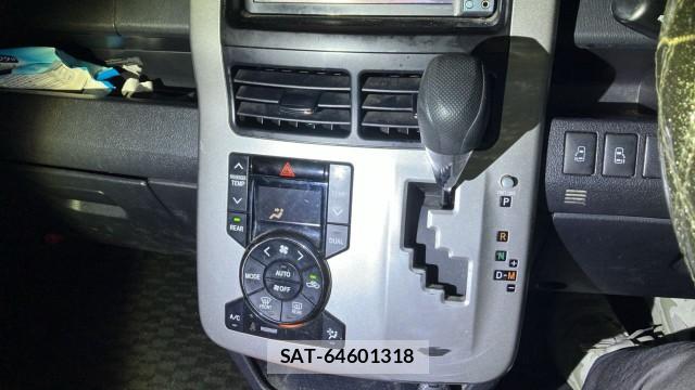 Toyota NOAH 2010-08 8651453-14
