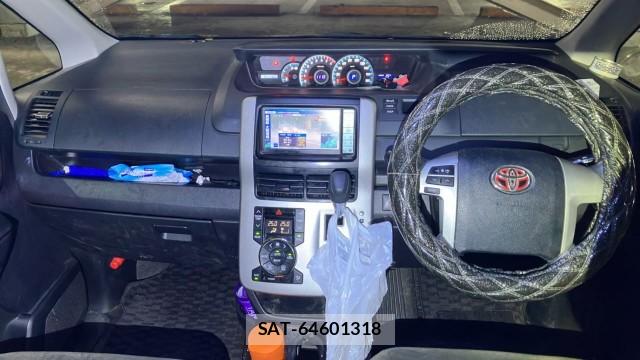 Toyota NOAH 2010-08 8651453-2