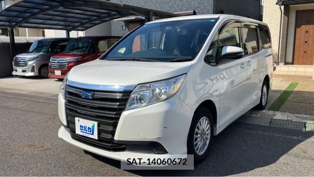 Toyota NOAH 2015-09 8651454-0