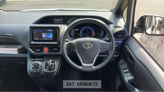 Toyota NOAH 2015-09 8651454-16
