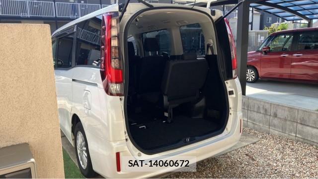 Toyota NOAH 2015-09 8651454-17