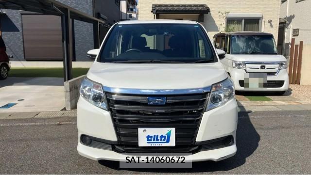 Toyota NOAH 2015-09 8651454-9