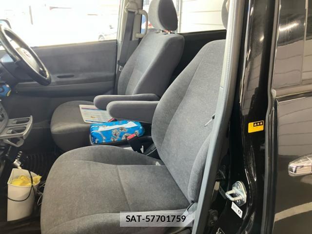 Toyota NOAH 2005-09 8651494-11