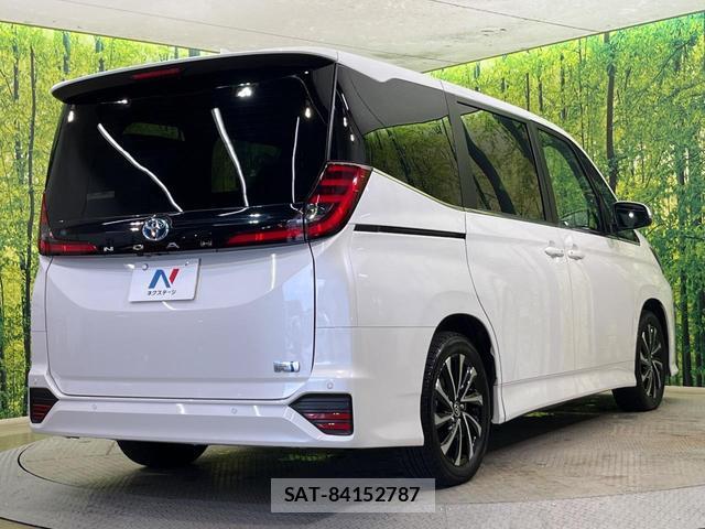 Toyota NOAH 2025-10 8651520-11