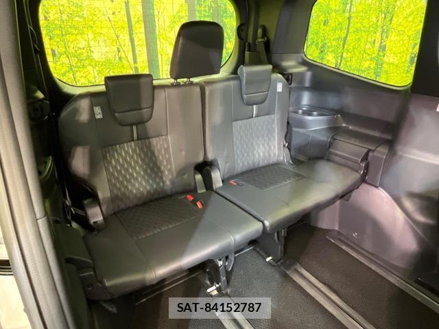 Toyota NOAH 2025-10 8651520-5