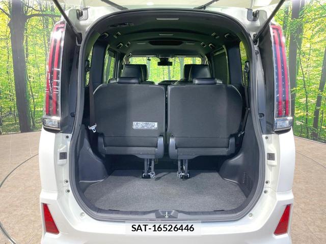 Toyota NOAH 2018-02 8651565-10