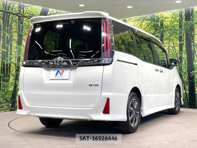 Toyota NOAH 2018-02 8651565-17