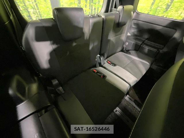 Toyota NOAH 2018-02 8651565-9